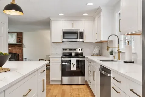 6 Finch Circle Londonderry NH 03053