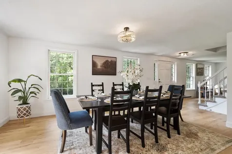 6 Finch Circle Londonderry NH 03053