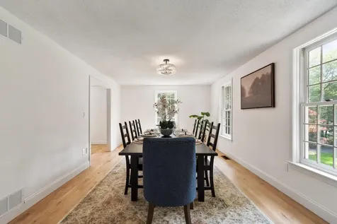 6 Finch Circle Londonderry NH 03053