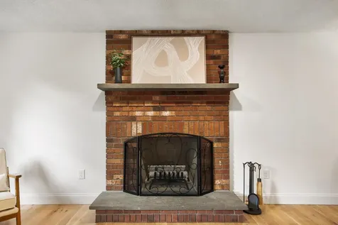6 Finch Circle Londonderry NH 03053
