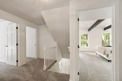 6 Finch Circle Londonderry NH 03053