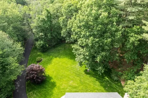 6 Finch Circle Londonderry NH 03053