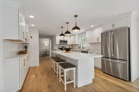 6 Finch Circle Londonderry NH 03053