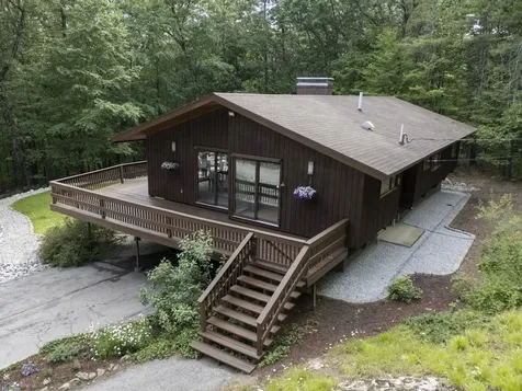 38 Pinecrest Drive Bedford NH 03110