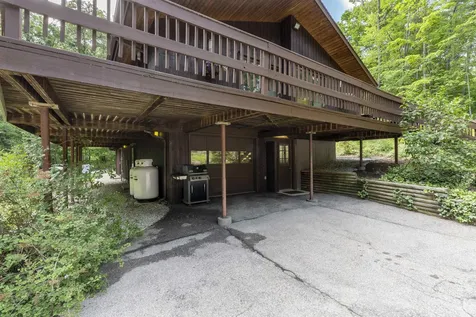 38 Pinecrest Drive Bedford NH 03110
