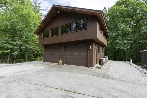 38 Pinecrest Drive Bedford NH 03110