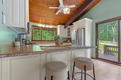 38 Pinecrest Drive Bedford NH 03110