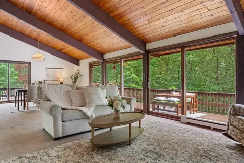 38 Pinecrest Drive Bedford NH 03110