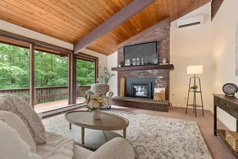 38 Pinecrest Drive Bedford NH 03110