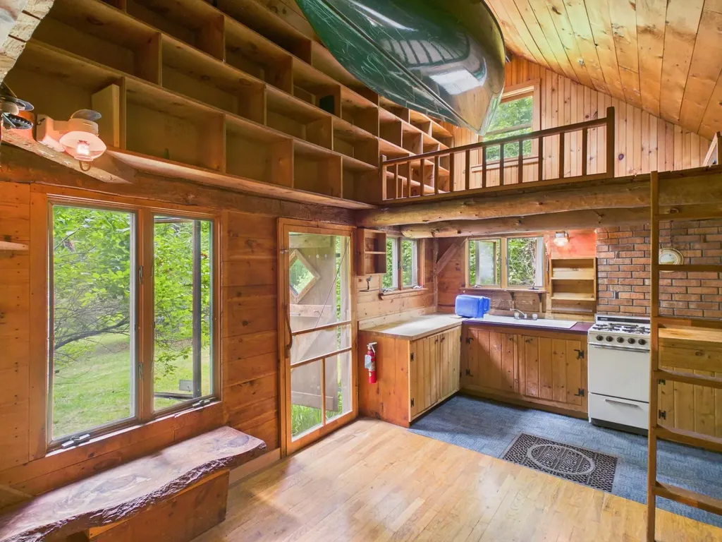 699 Kinsman Road Grafton NH 03240