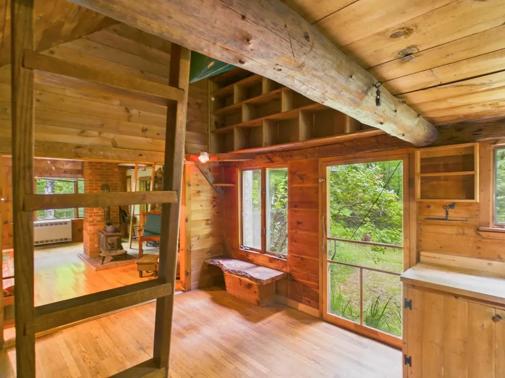 699 Kinsman Road Grafton NH 03240