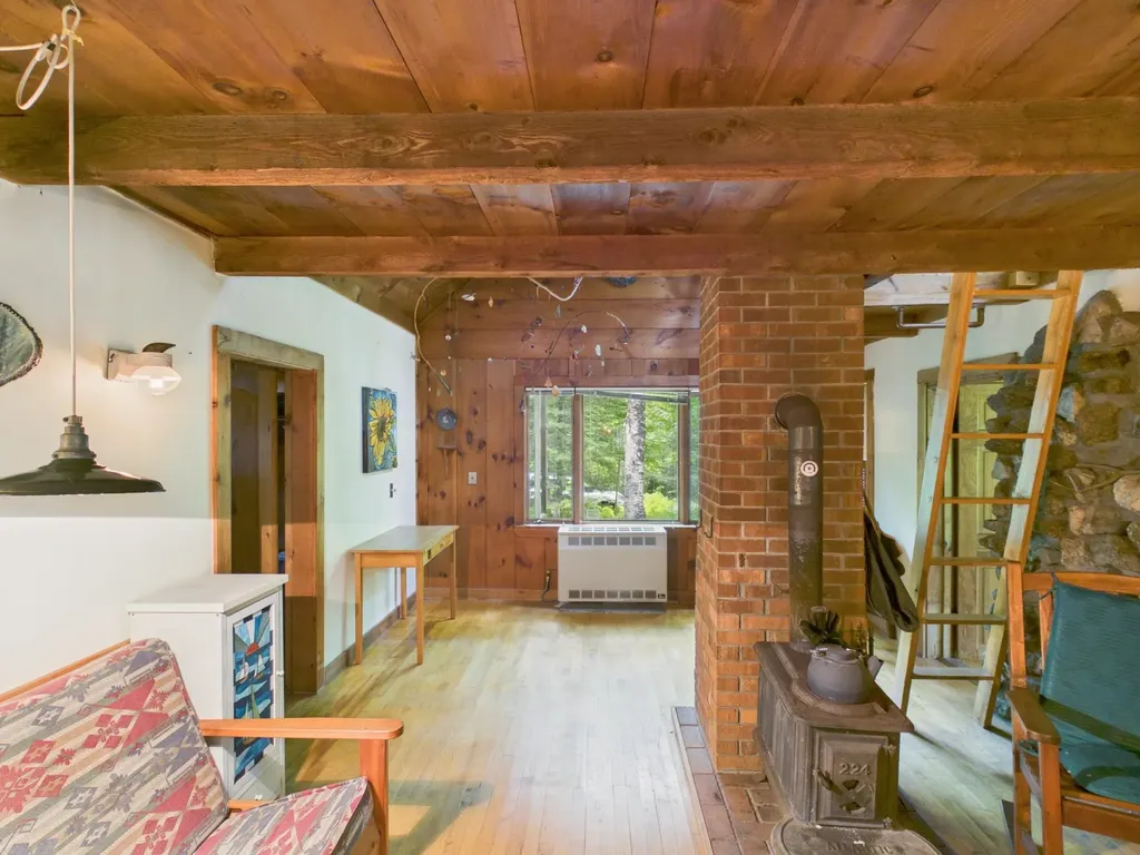 699 Kinsman Road Grafton NH 03240