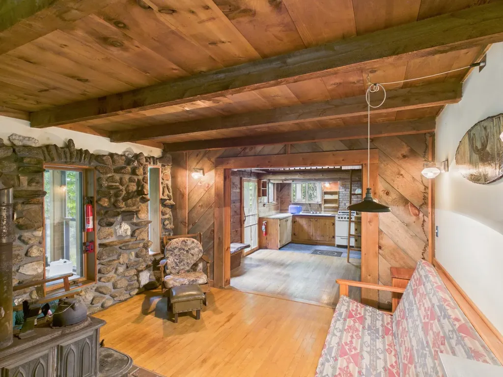 699 Kinsman Road Grafton NH 03240
