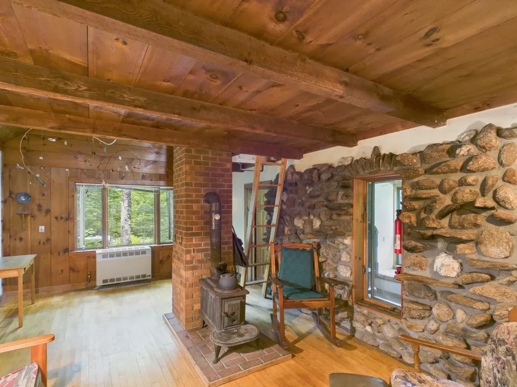 699 Kinsman Road Grafton NH 03240