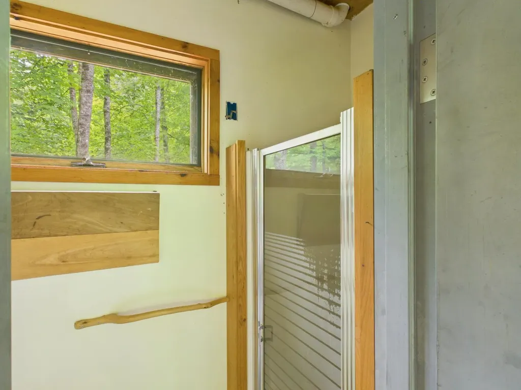 699 Kinsman Road Grafton NH 03240