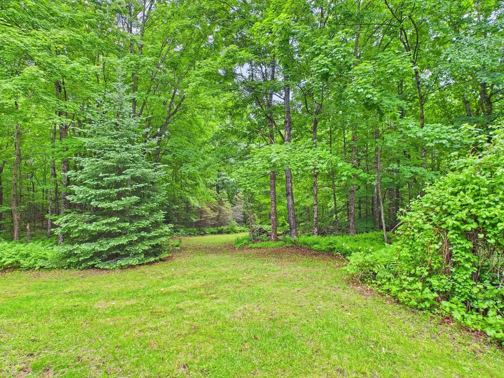 699 Kinsman Road Grafton NH 03240