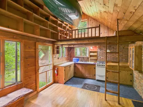 699 Kinsman Road Grafton NH 03240