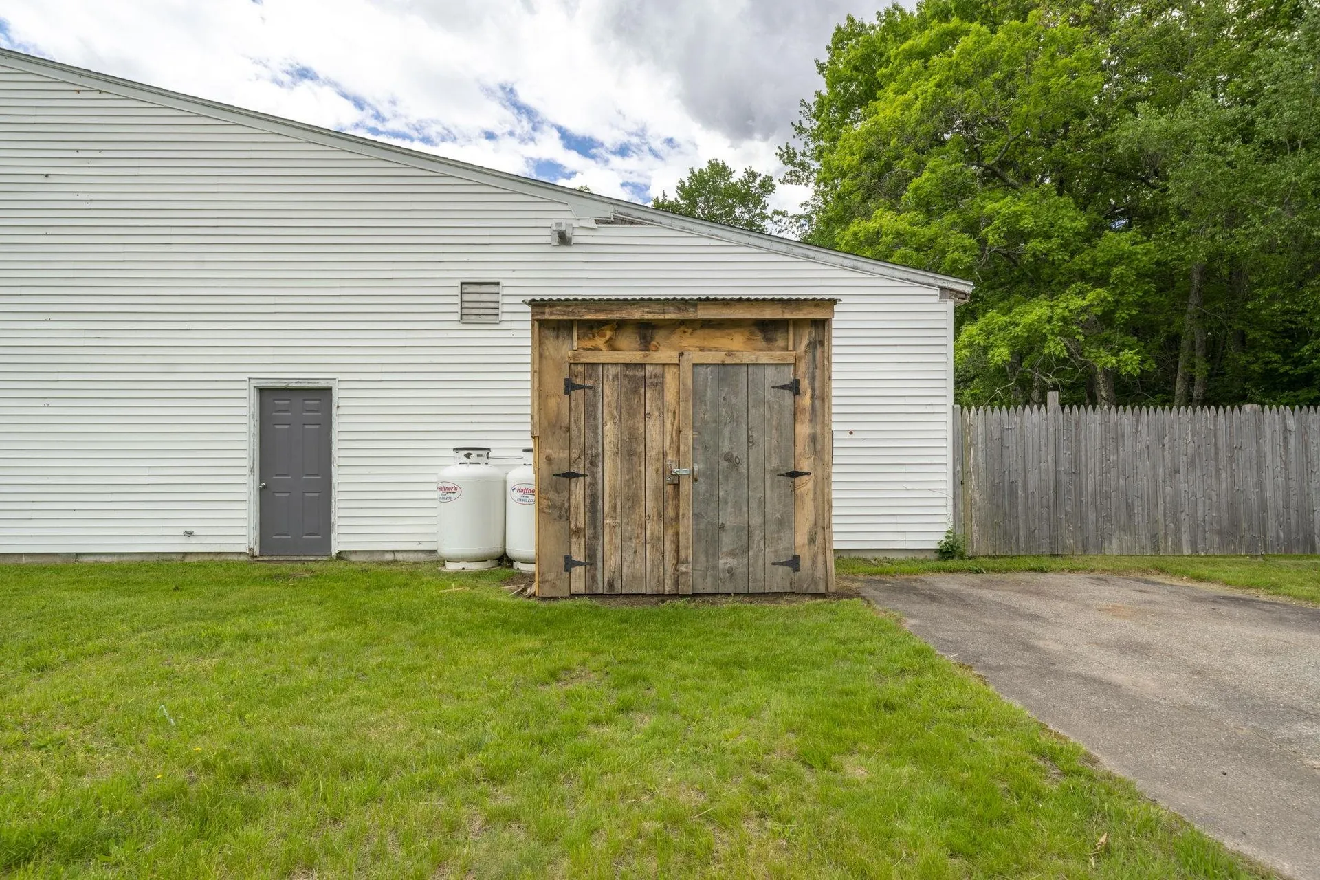 35 S Main Street Newton NH 03858