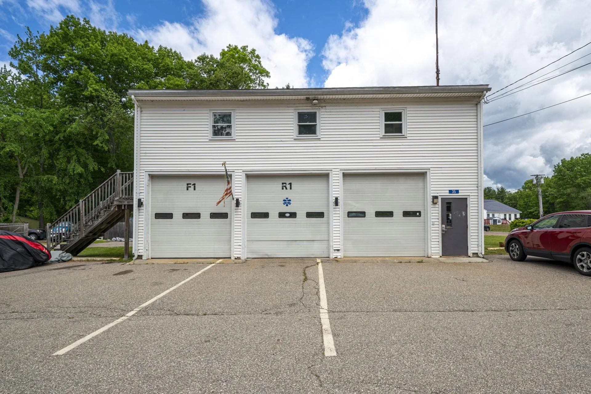 35 S Main Street Newton NH 03858