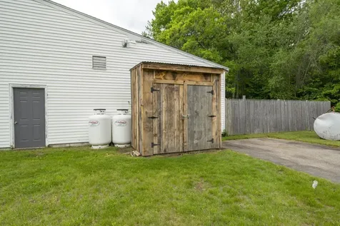 35 S Main Street Newton NH 03858