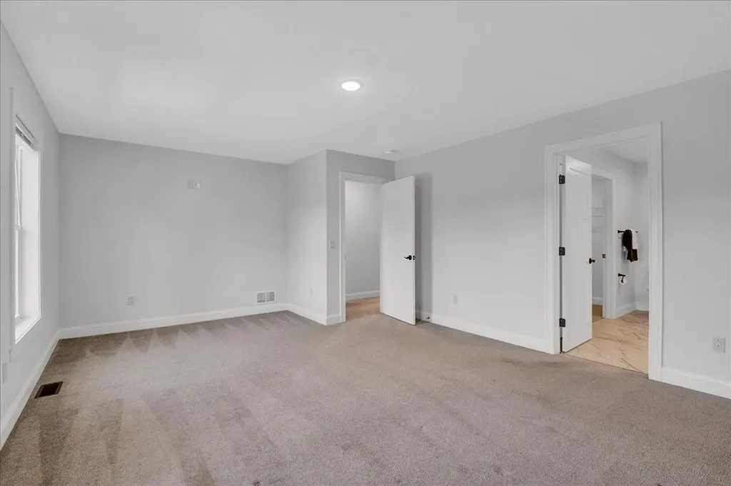 154 Chase Court Essex VT 05452