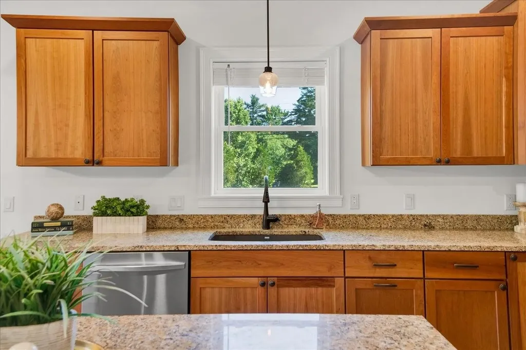 154 Chase Court Essex VT 05452