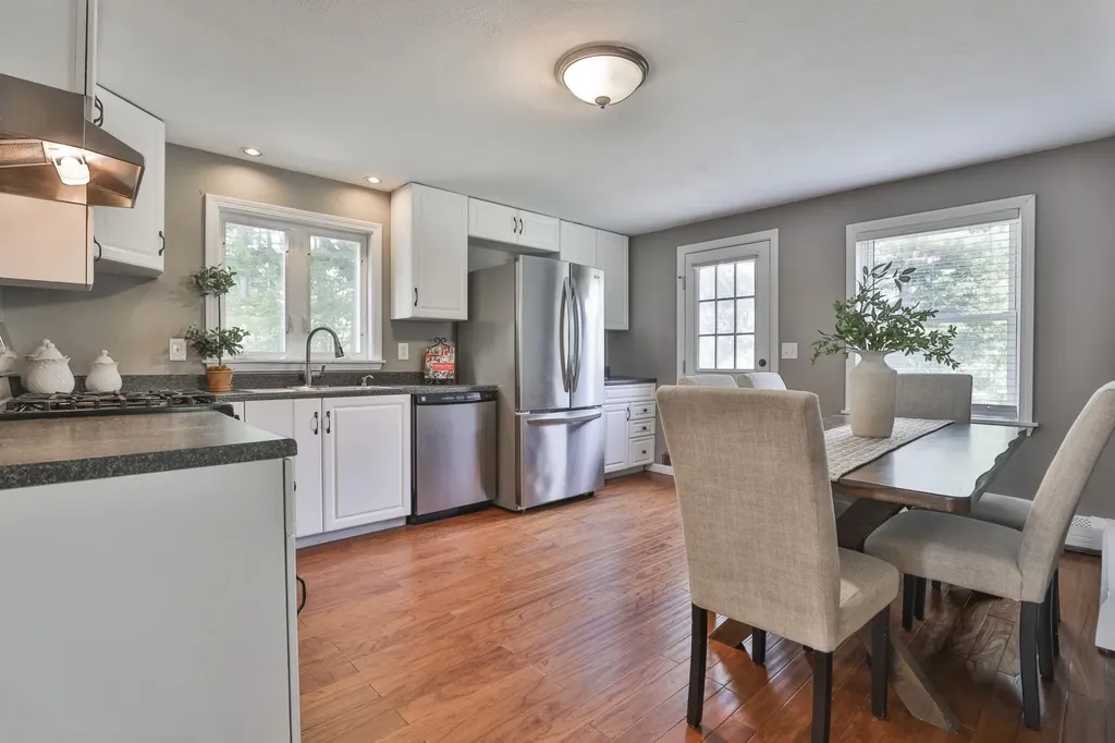 3 Evergreen Drive Hudson NH 03051