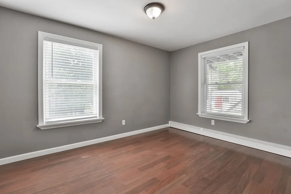 3 Evergreen Drive Hudson NH 03051