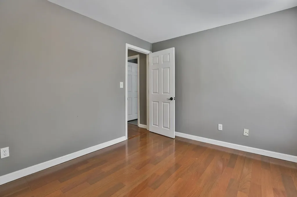 3 Evergreen Drive Hudson NH 03051