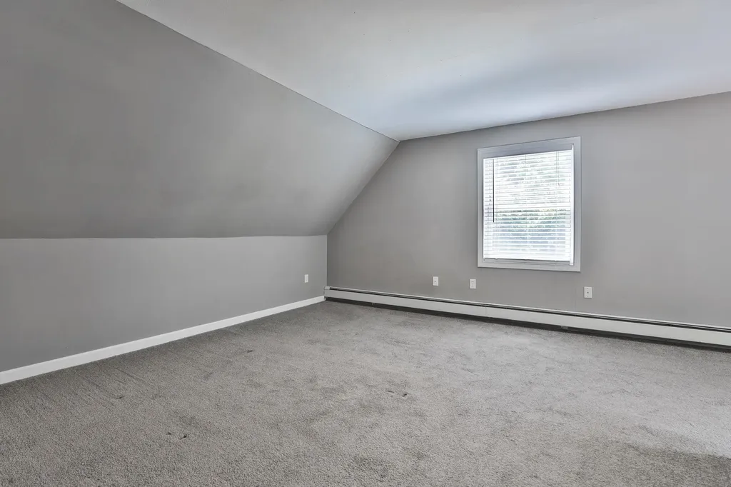 3 Evergreen Drive Hudson NH 03051