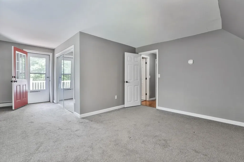 3 Evergreen Drive Hudson NH 03051