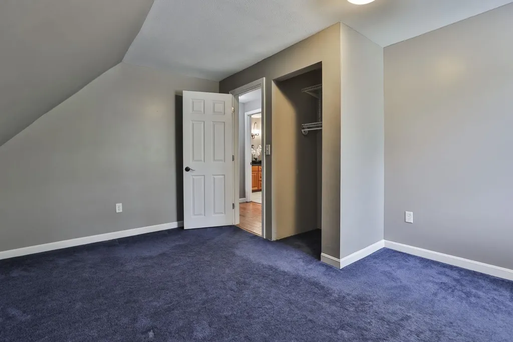 3 Evergreen Drive Hudson NH 03051
