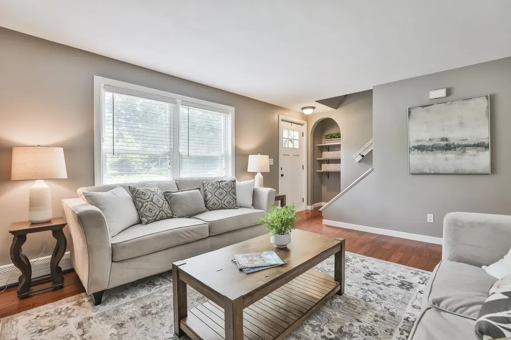 3 Evergreen Drive Hudson NH 03051