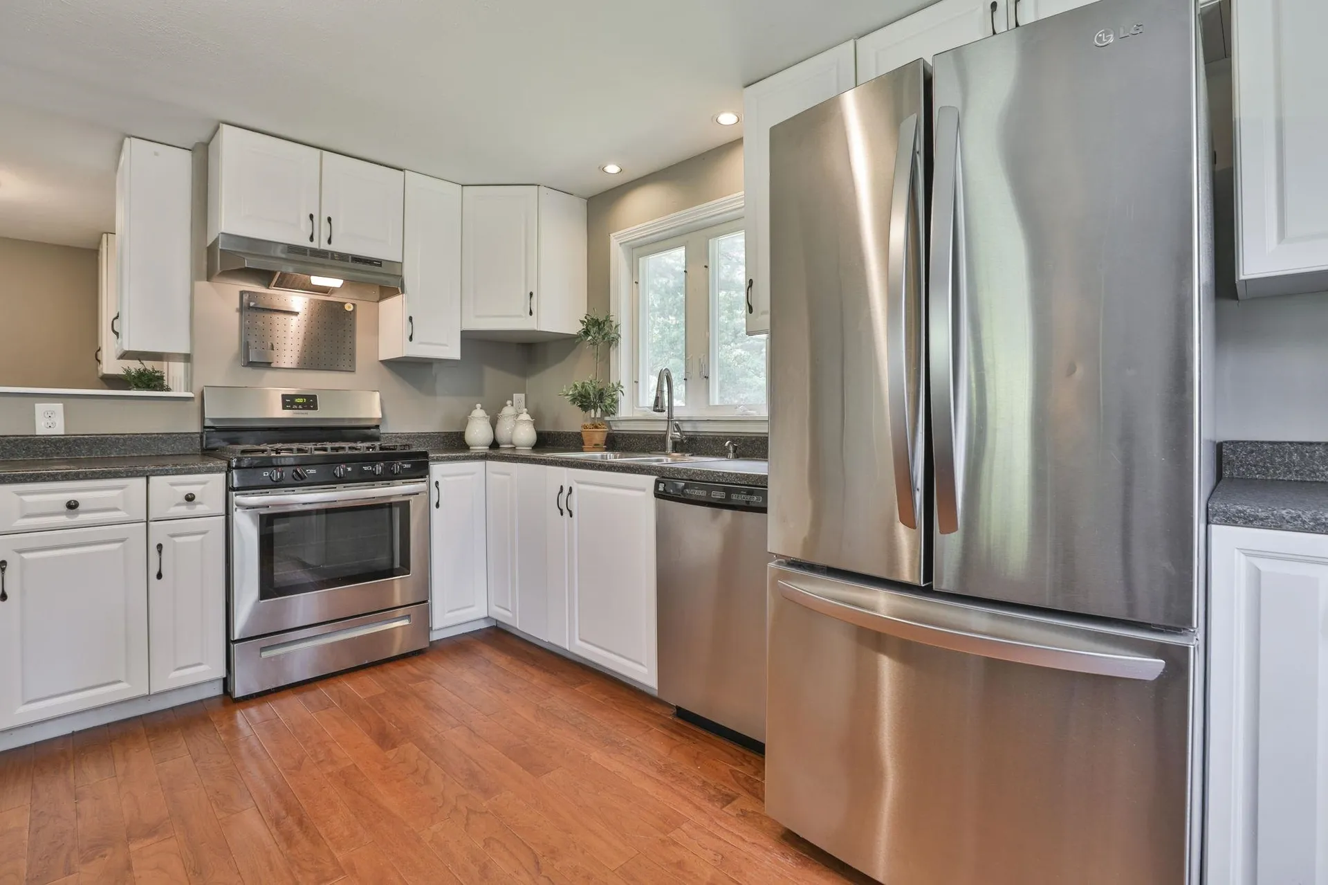 3 Evergreen Drive Hudson NH 03051