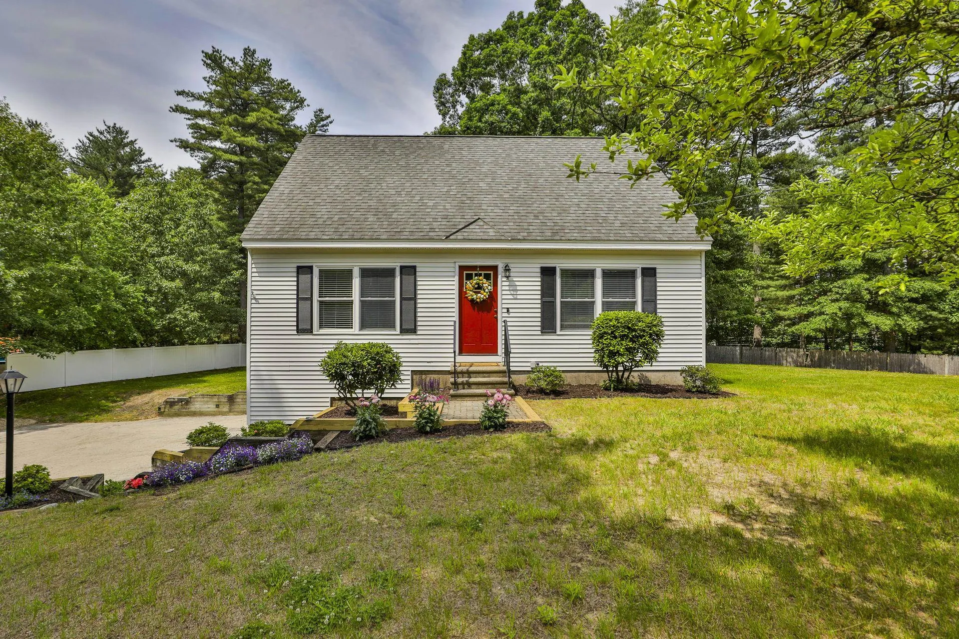 3 Evergreen Drive Hudson NH 03051