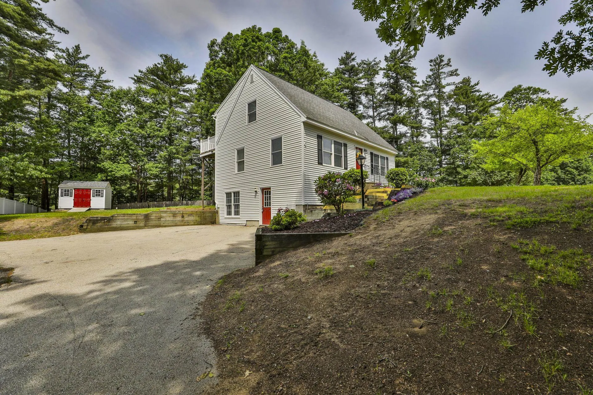 3 Evergreen Drive Hudson NH 03051