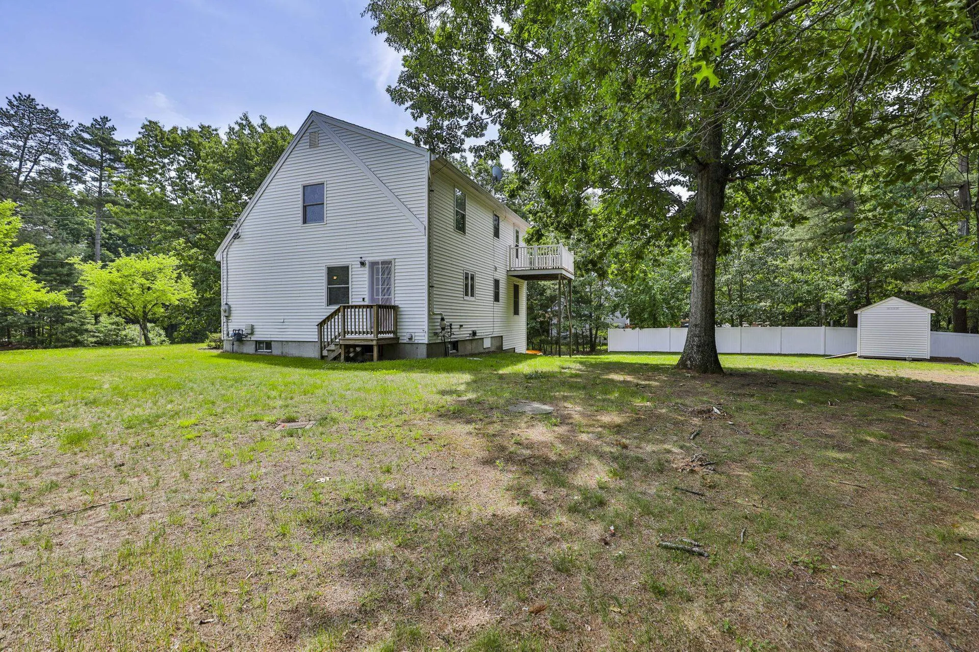 3 Evergreen Drive Hudson NH 03051
