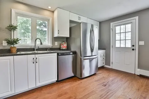 3 Evergreen Drive Hudson NH 03051