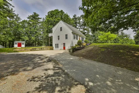 3 Evergreen Drive Hudson NH 03051