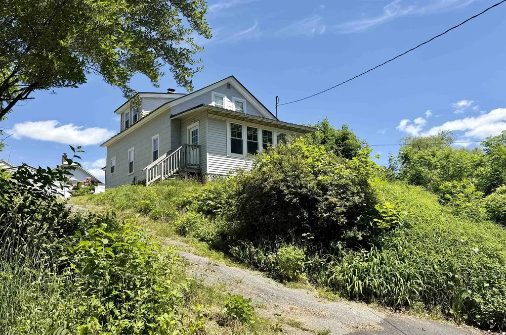 1 Warren Street Claremont NH 03743
