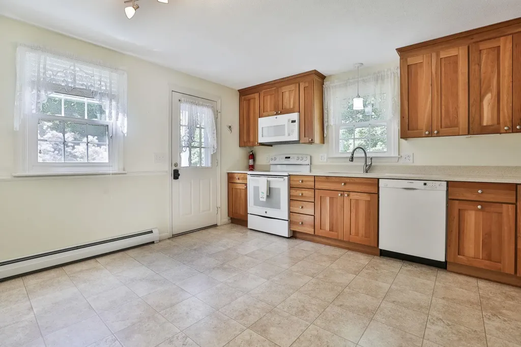 2 Hillside Drive Hudson NH 03051