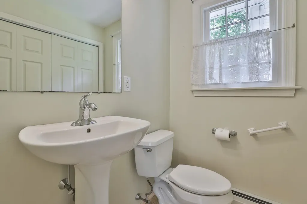 2 Hillside Drive Hudson NH 03051