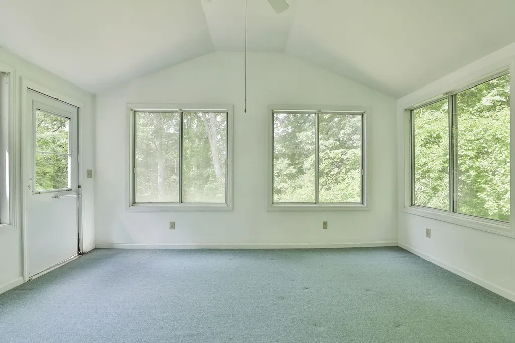 2 Hillside Drive Hudson NH 03051