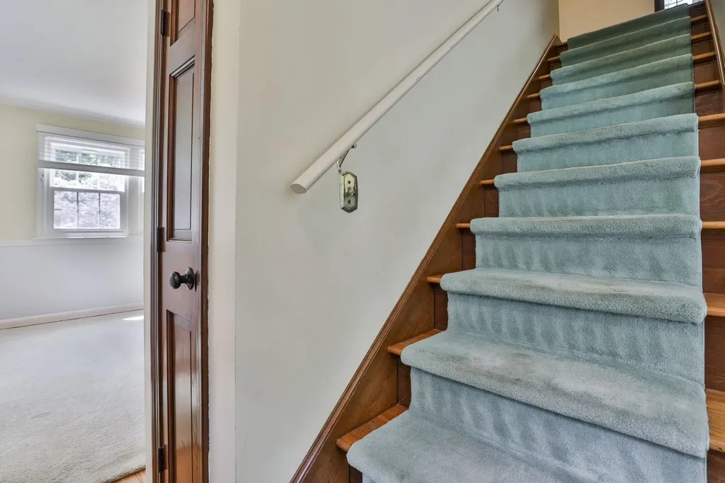 2 Hillside Drive Hudson NH 03051