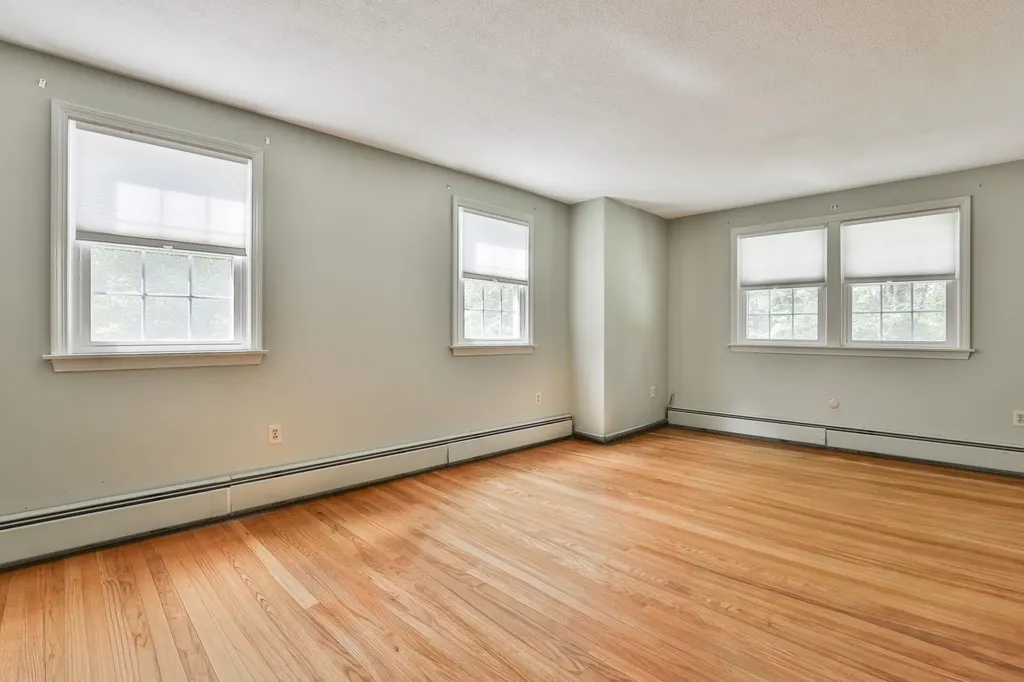 2 Hillside Drive Hudson NH 03051