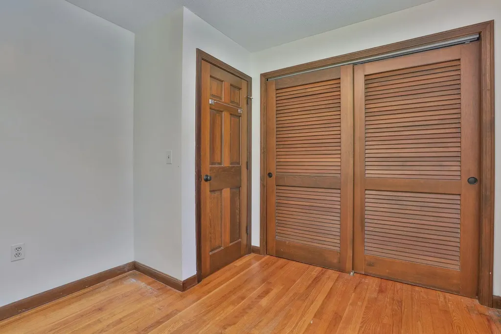 2 Hillside Drive Hudson NH 03051