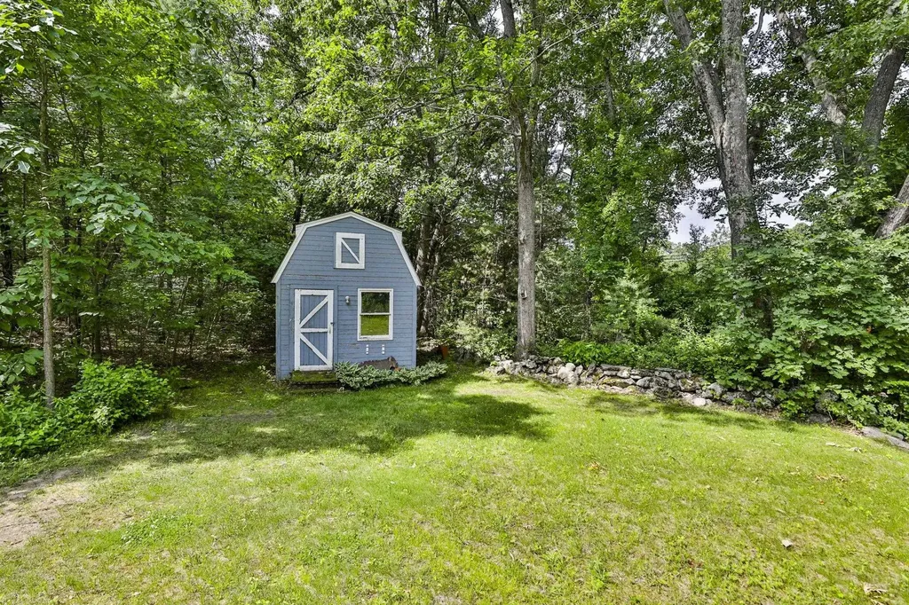2 Hillside Drive Hudson NH 03051
