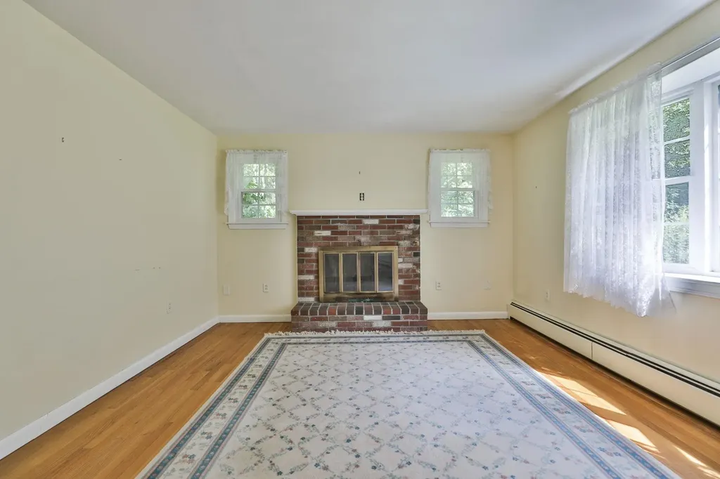 2 Hillside Drive Hudson NH 03051