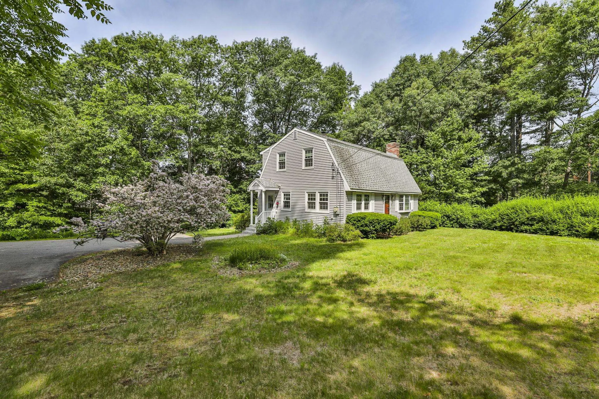 2 Hillside Drive Hudson NH 03051