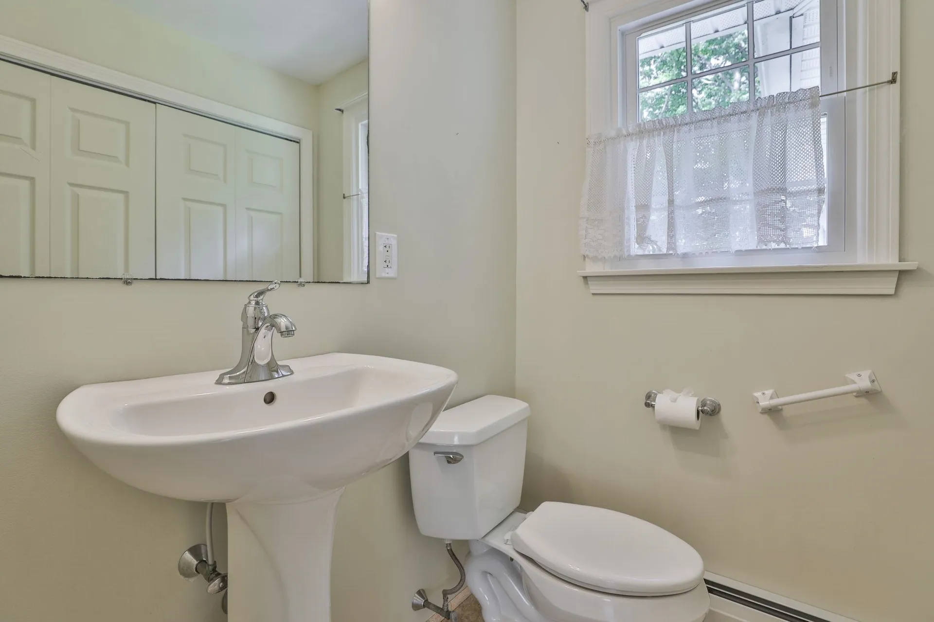 2 Hillside Drive Hudson NH 03051